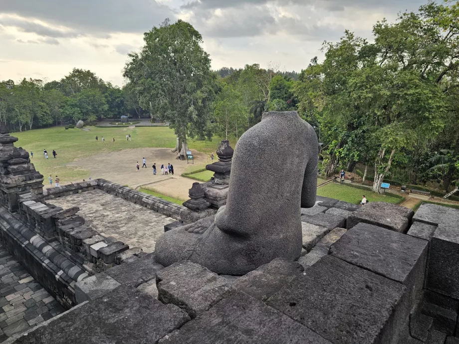 Buddha uten hode, Borobudur-tempelet