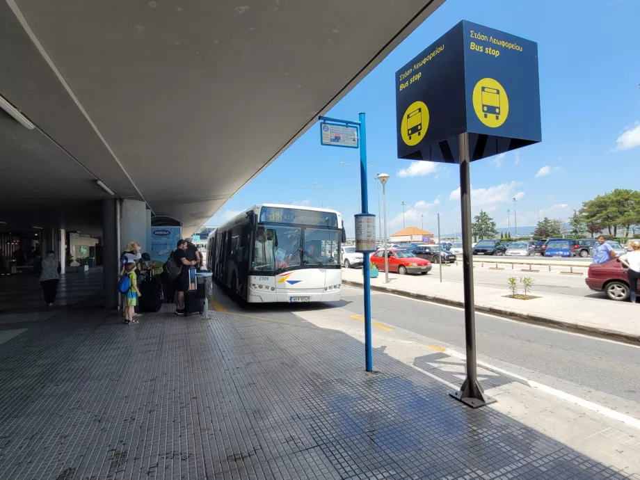 Bussholdeplass 1X, 1N, 79