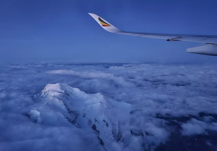 Ethiopian Airlines, Airbus A350 på innflyging til Genève lufthavn