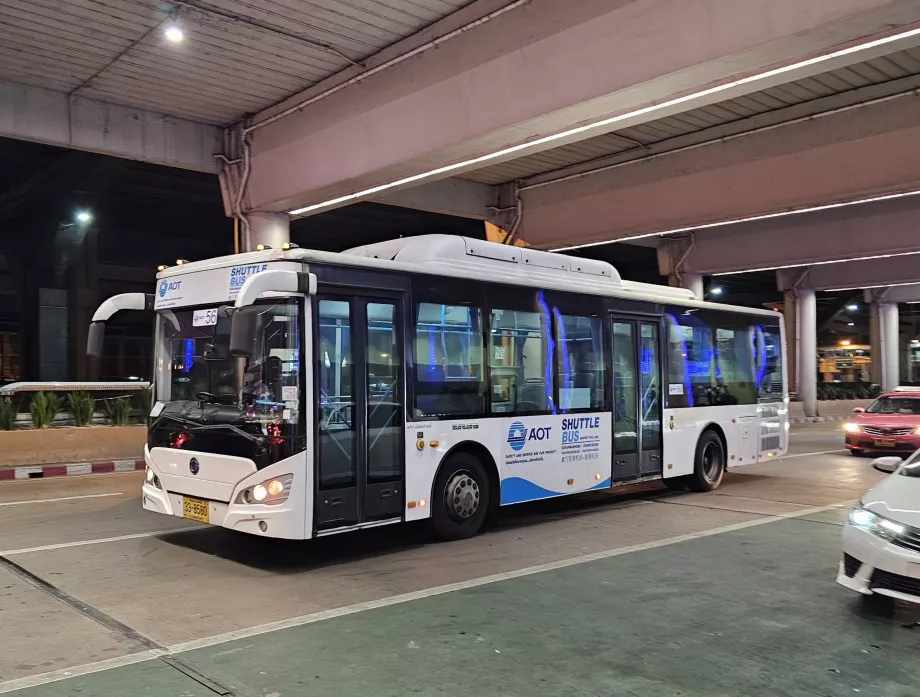 Skyttelbuss mellom flyplassene Don Mueang og Suvarnabhumi