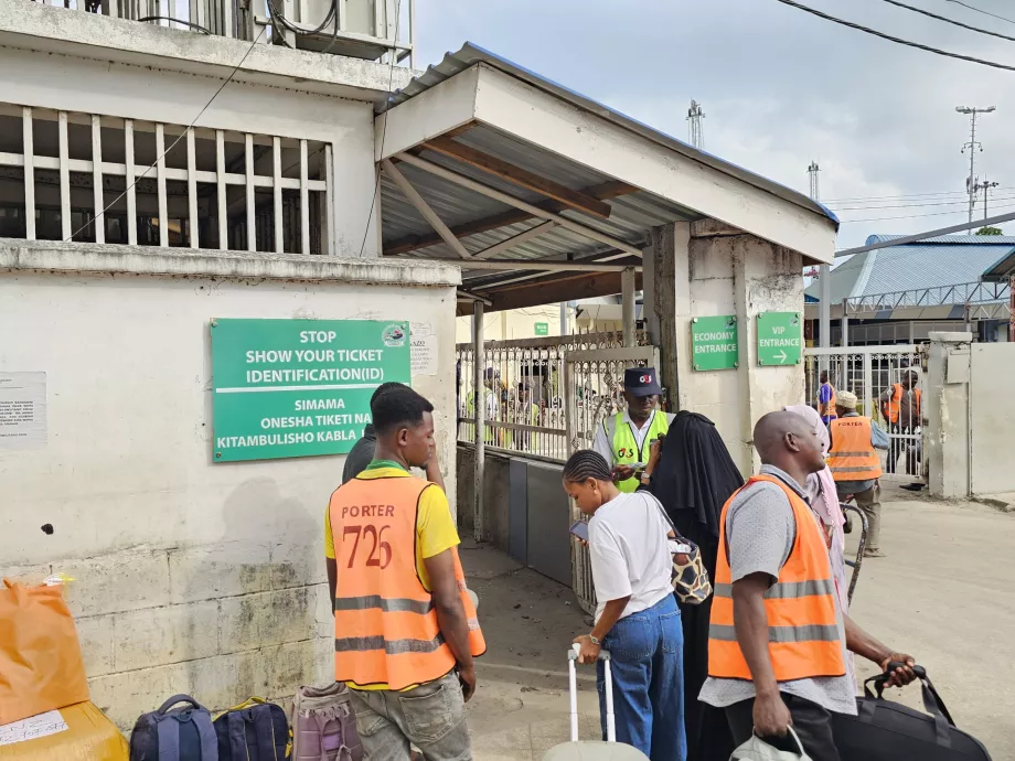 Inngangen til havneområdet