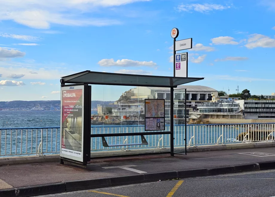Bussholdeplass for offentlig transport