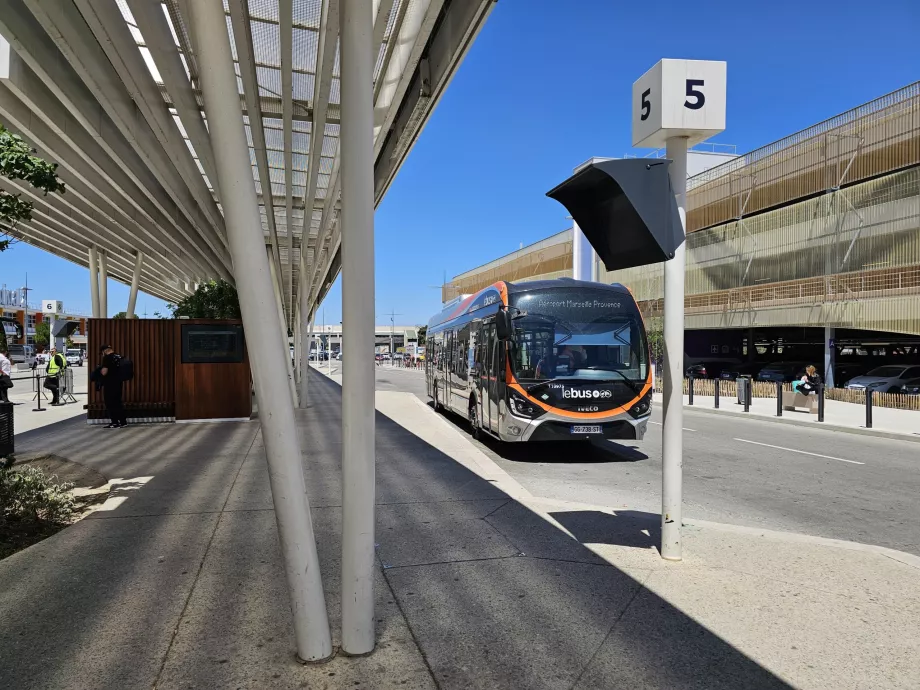 Buss til Vitrolles jernbanestasjon