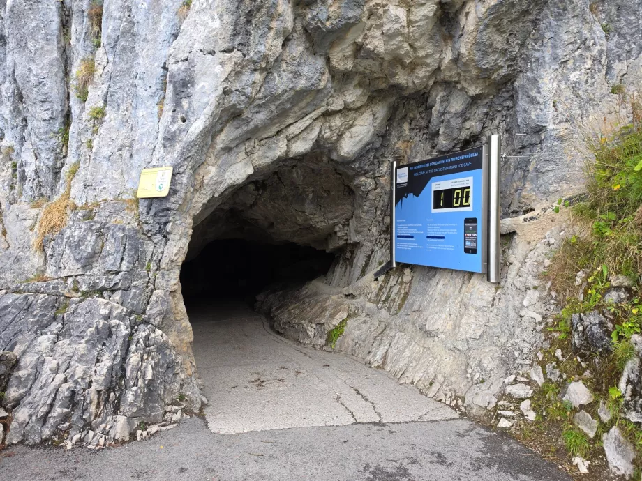 Inngangen til isgrotten