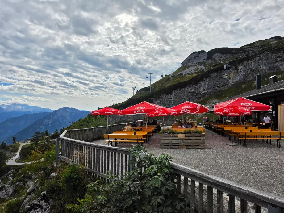 Restaurant ved toppstasjonen til taubanen