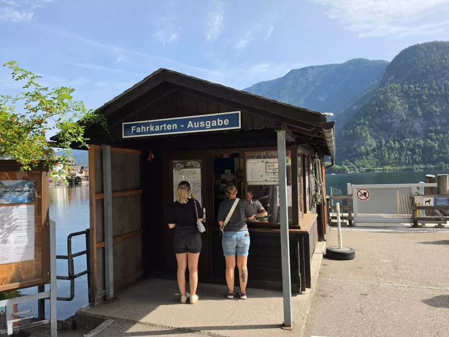 Salg av fergebilletter på jernbanestasjonen