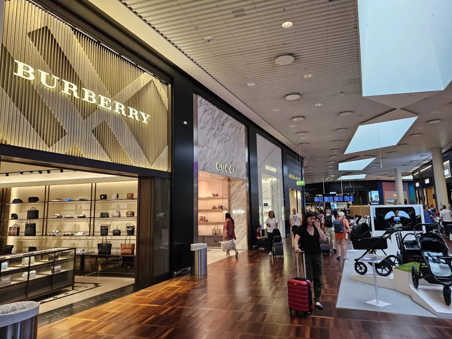 Butikker i transittområdet