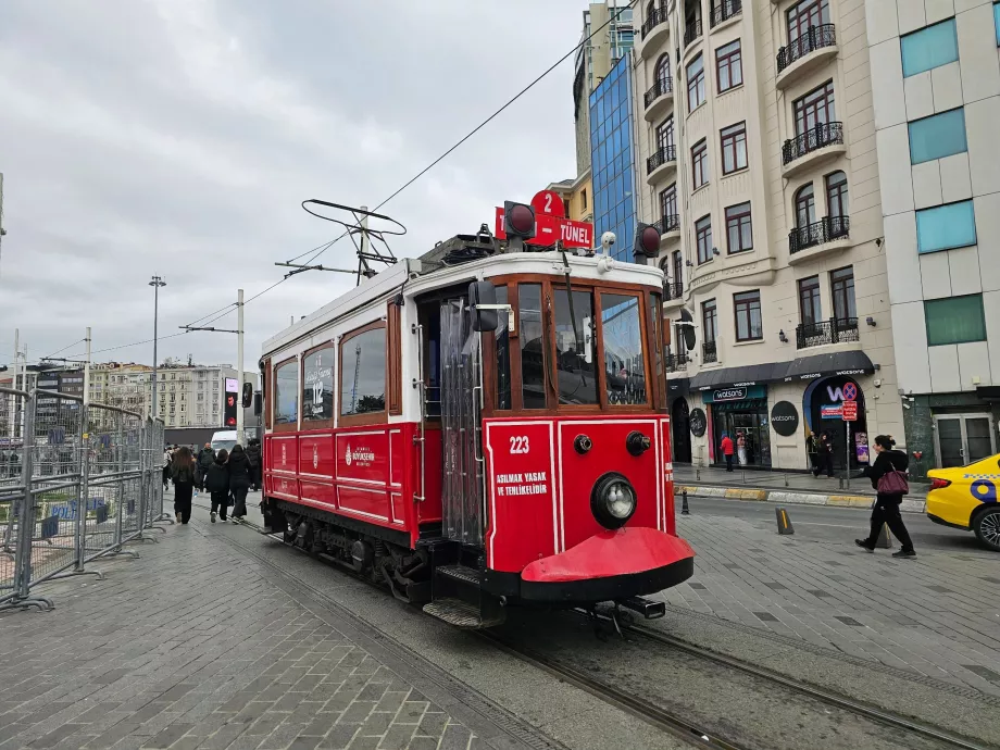 Historiske Taksim - Tünel trikk