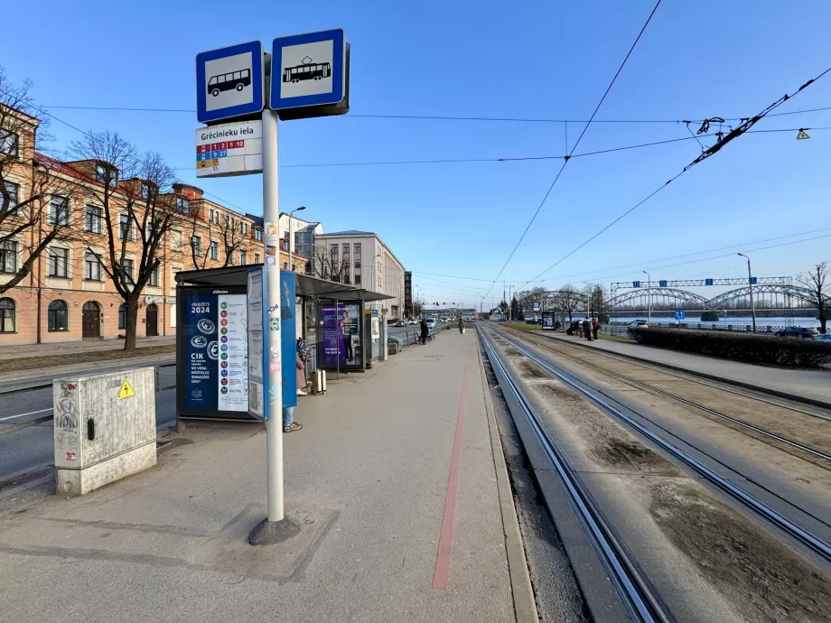 Buss- og trikkeholdeplass