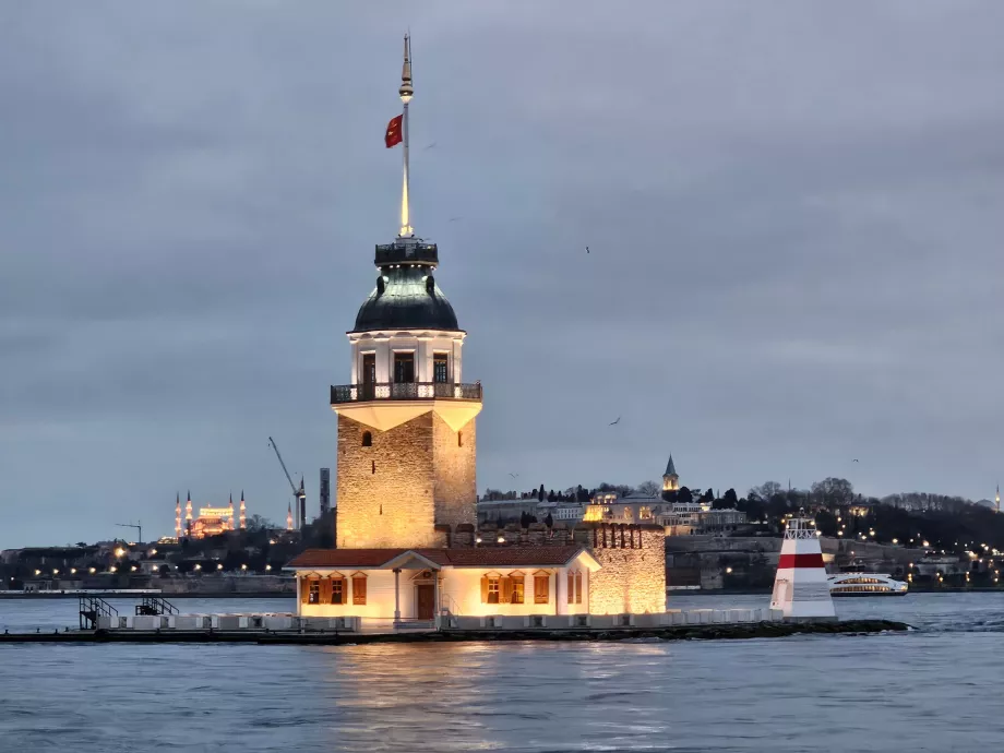 Jomfrutårnet tidlig på kvelden