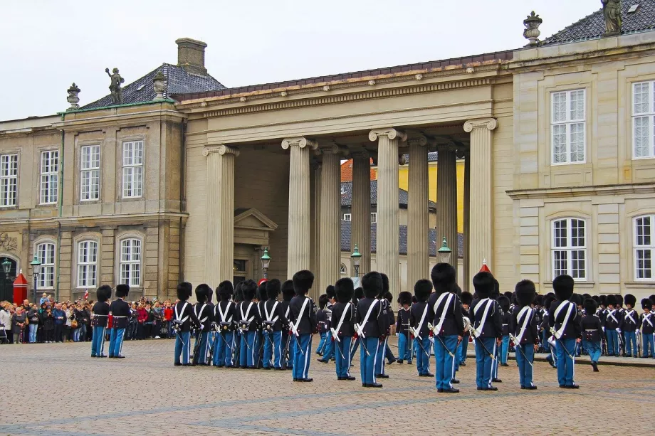 Vaktskifte, Amalienborg