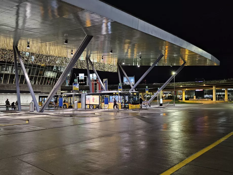 Busstasjon, flyplass ZRH