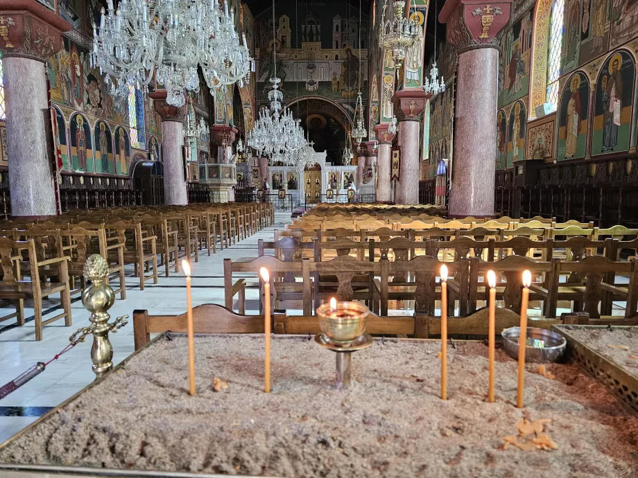 Evangelismos kirke, interiør