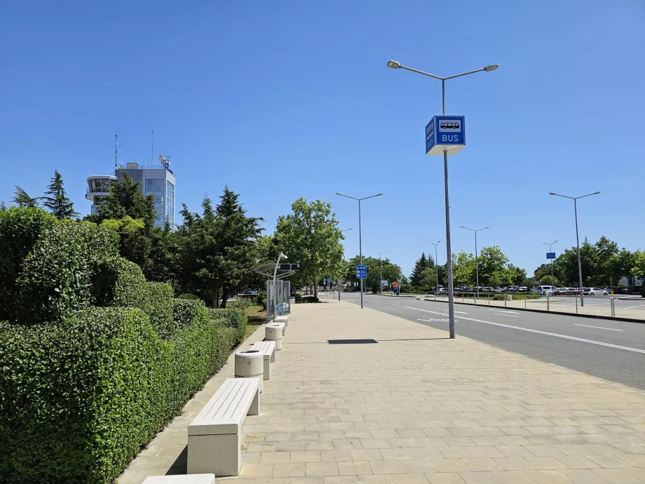 Stopp ved terminalen - linje 15 mot Sarafovo, linje 15A mot Burgas sentrum