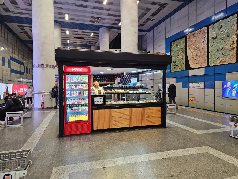 Forfriskninger og kafé på T-baneperrongen