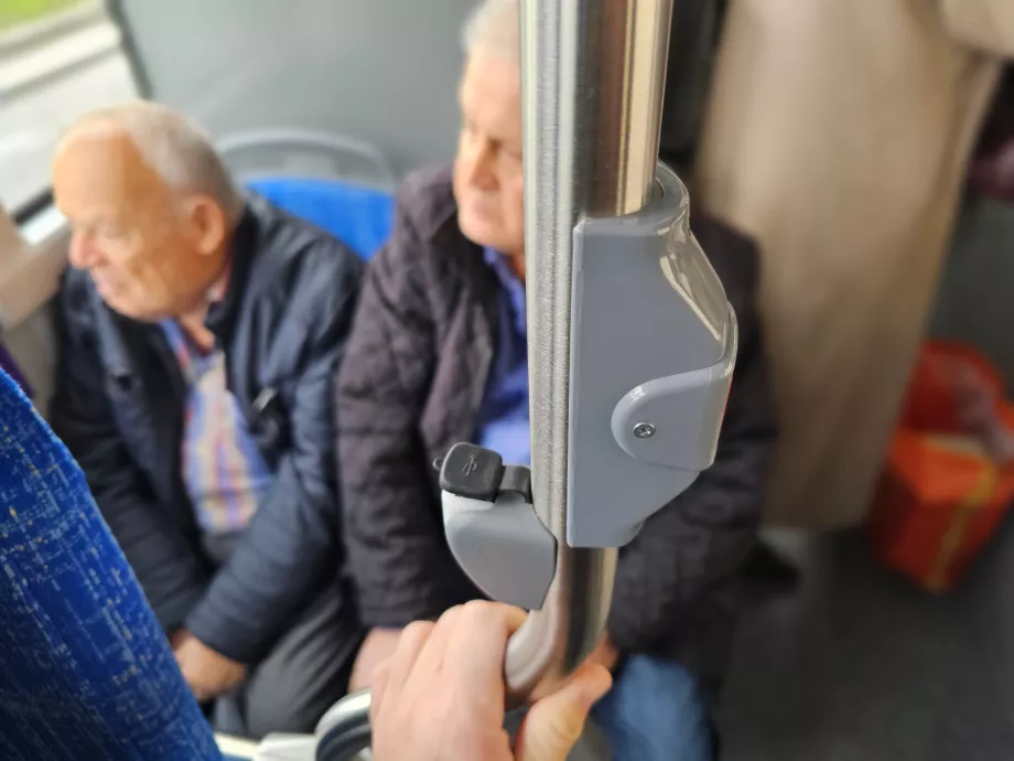 USB-porter og "Stopp"-knapp