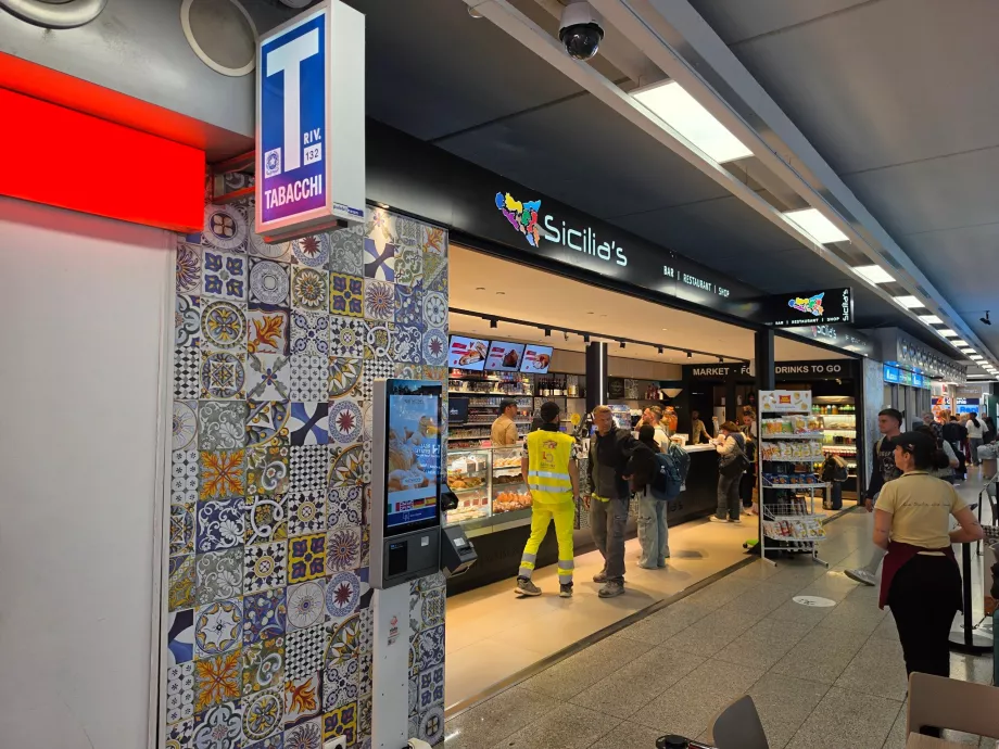 Forfriskninger og snacks, Terminal A, Ankomst (offentlig område)