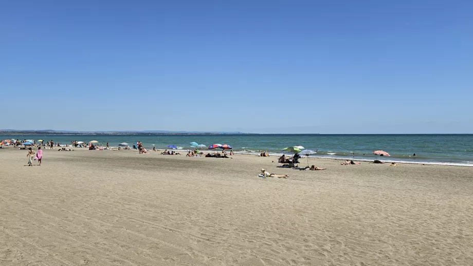 Gratis sektorer, Burgas Beach