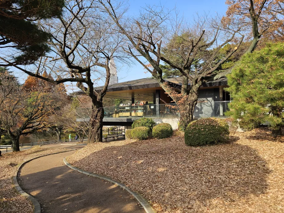 Shinjuku Gyoen nasjonalhage, Starbucks kaffebar