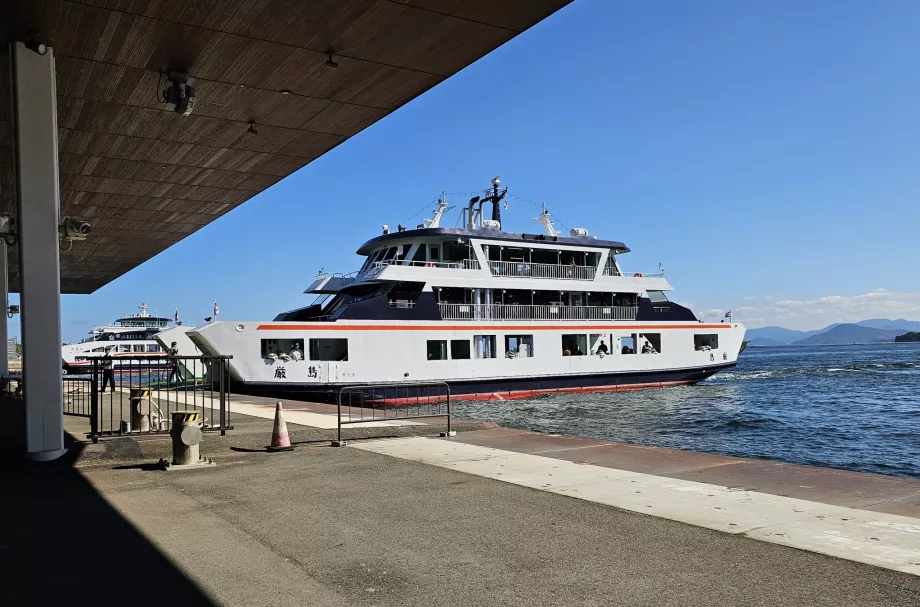 Ferge til øya Miyajima