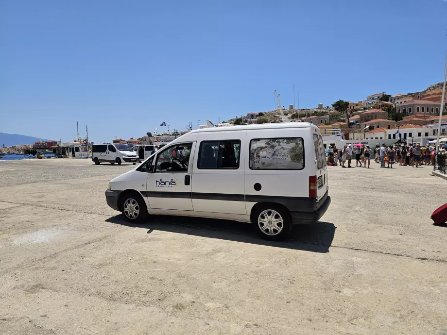 Minibuss retning Kania Beach