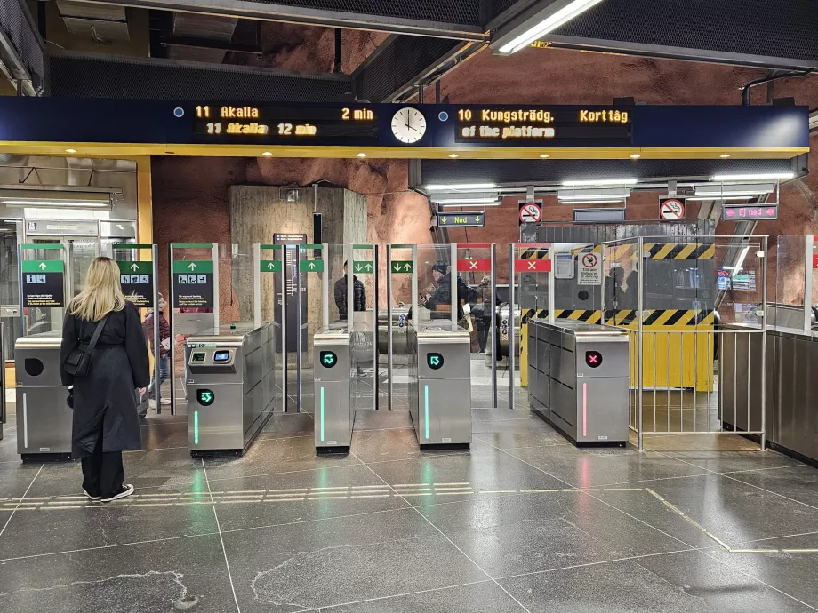 Turnstiles ved inngangen til T-banen