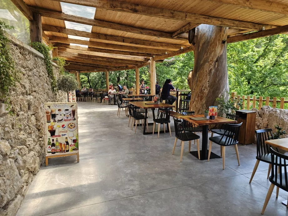 Sommerfuglenes dal, restaurant