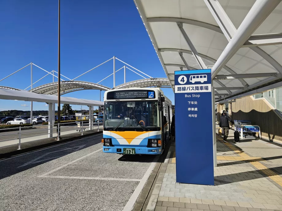 Bussholdeplass foran terminalen