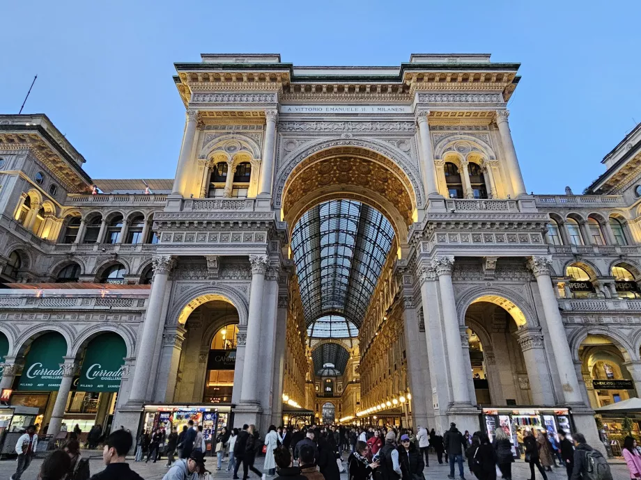 Galleria Vittorio Emanuele II tidlig på kvelden