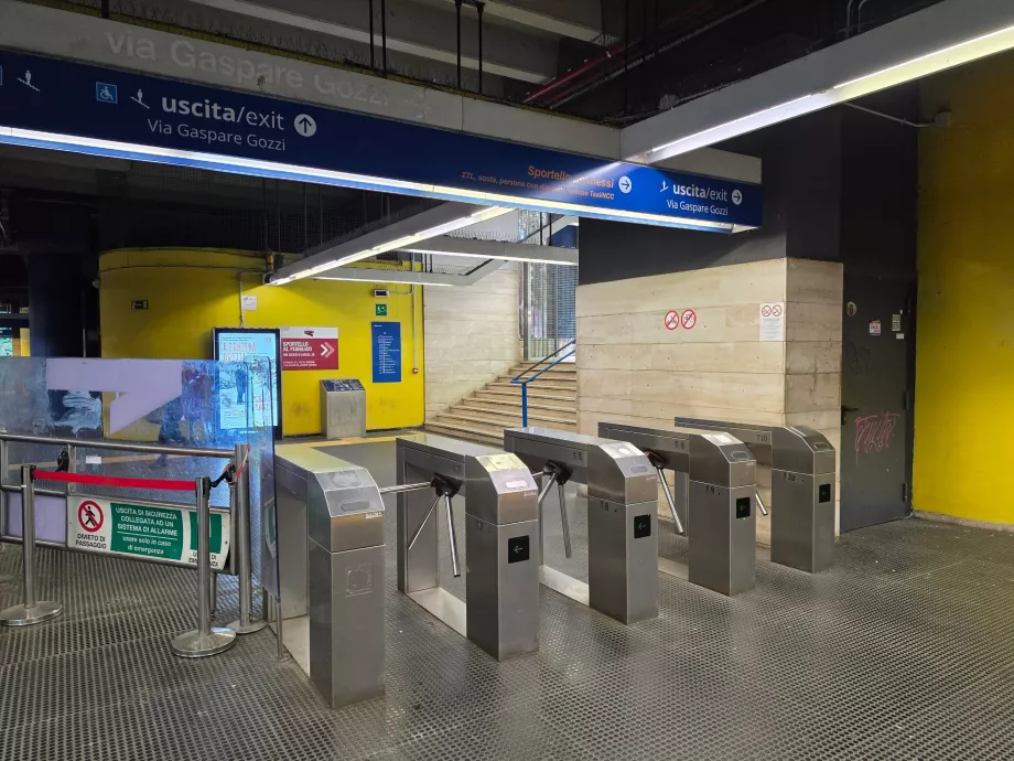 Utgang fra metrostasjonen
