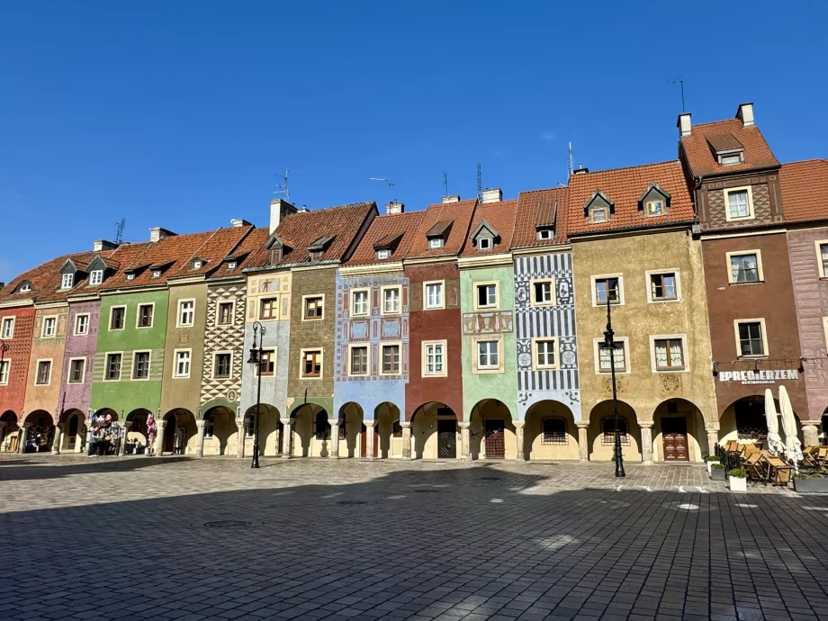 Fargerike hus på Stary Rynek i Poznan