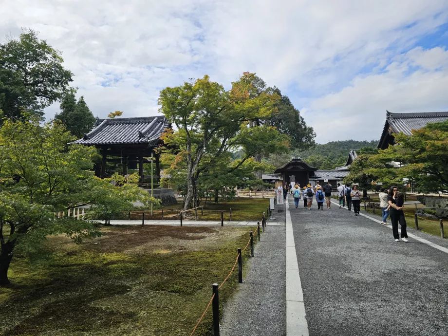 Inngangen til Kinkakuji-tempelet