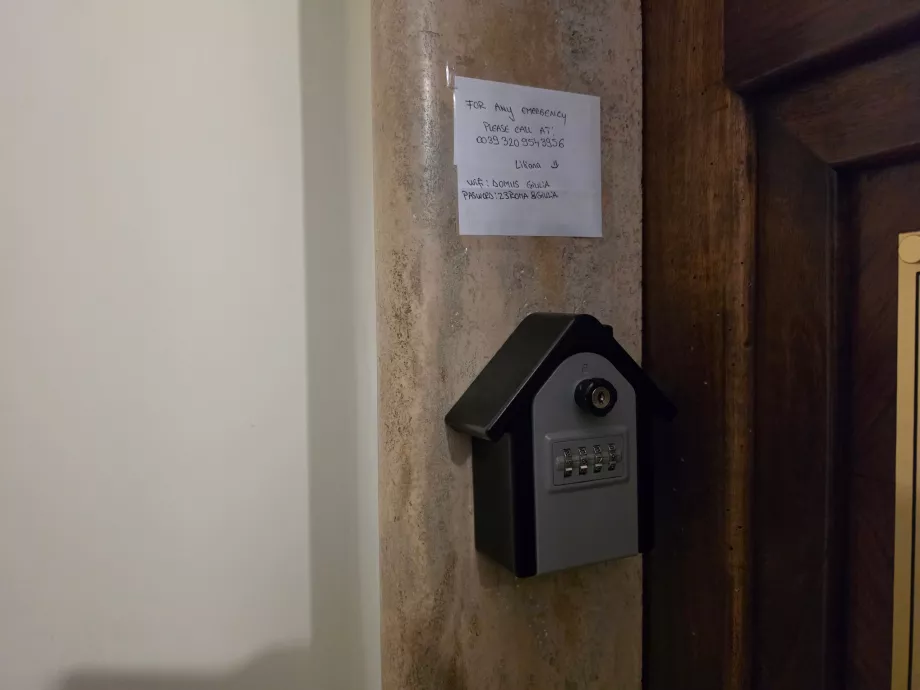 Nøkkelboks (for innsjekking utenfor resepsjonens åpningstider)