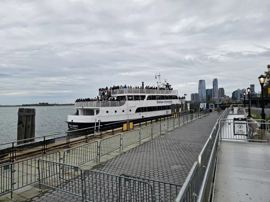 Båtkai Statue City Cruises
