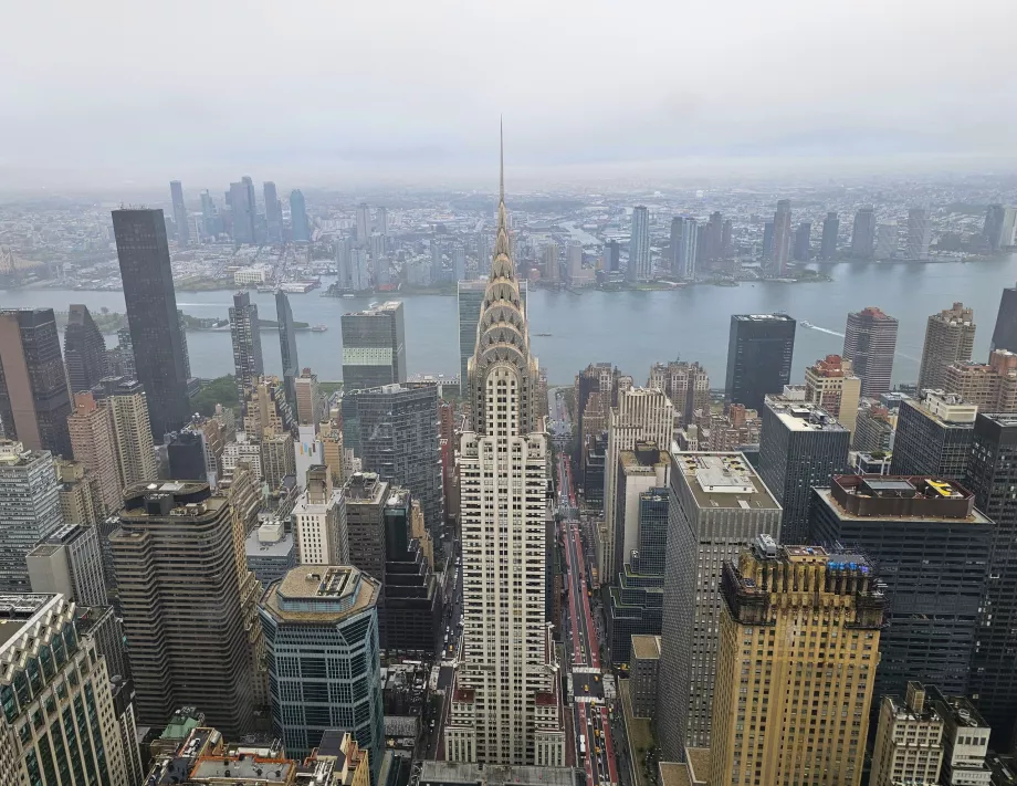 Summit One Vanderbilt, utsikt mot Chrysler Building