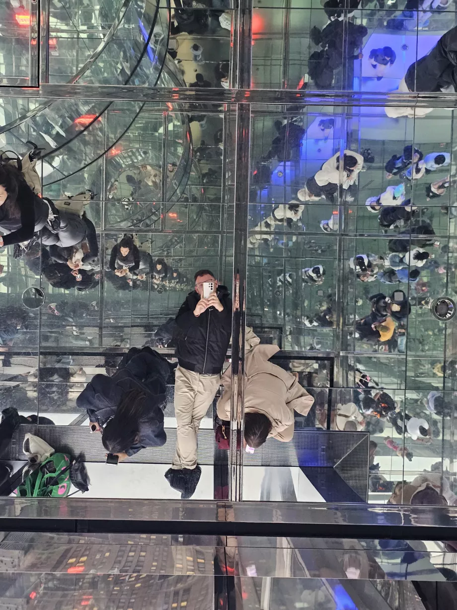 Summit One Vanderbilt, Speilsalen