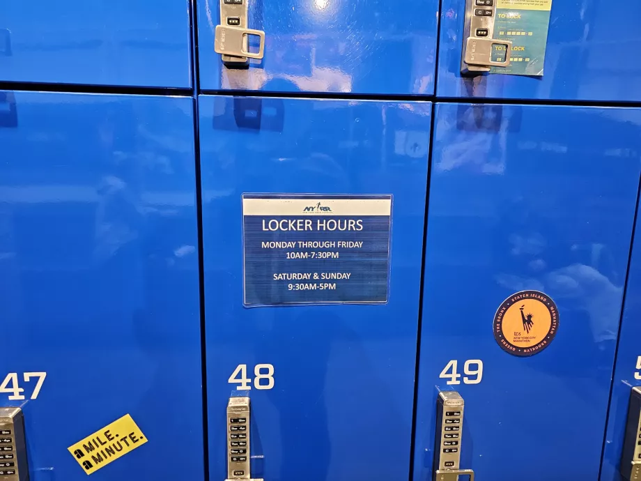 NYRR-senter, bagasjeoppbevaring for løpere