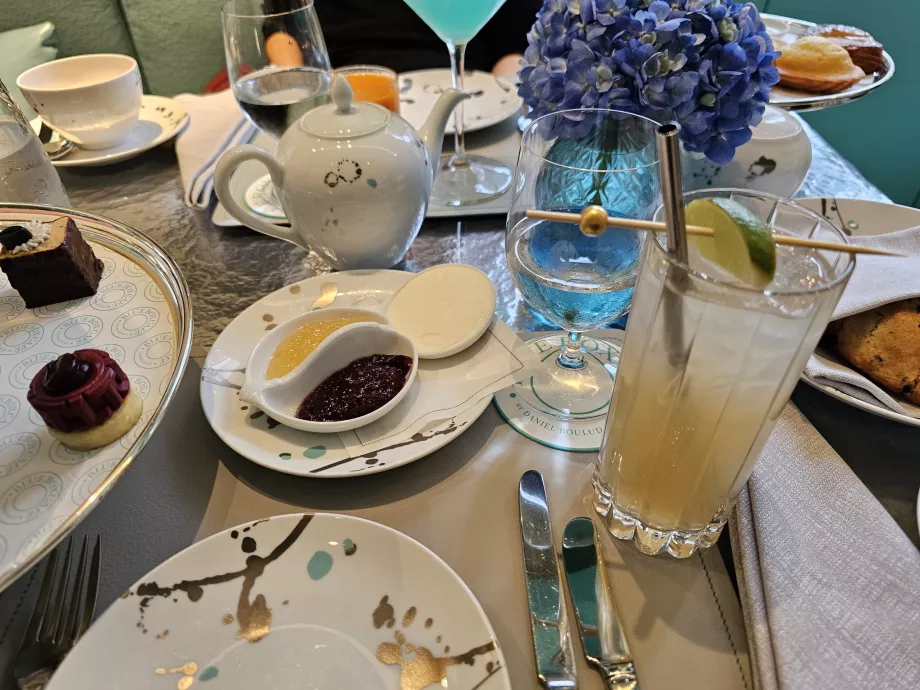 Blue Box, marmelade, smør og cocktail