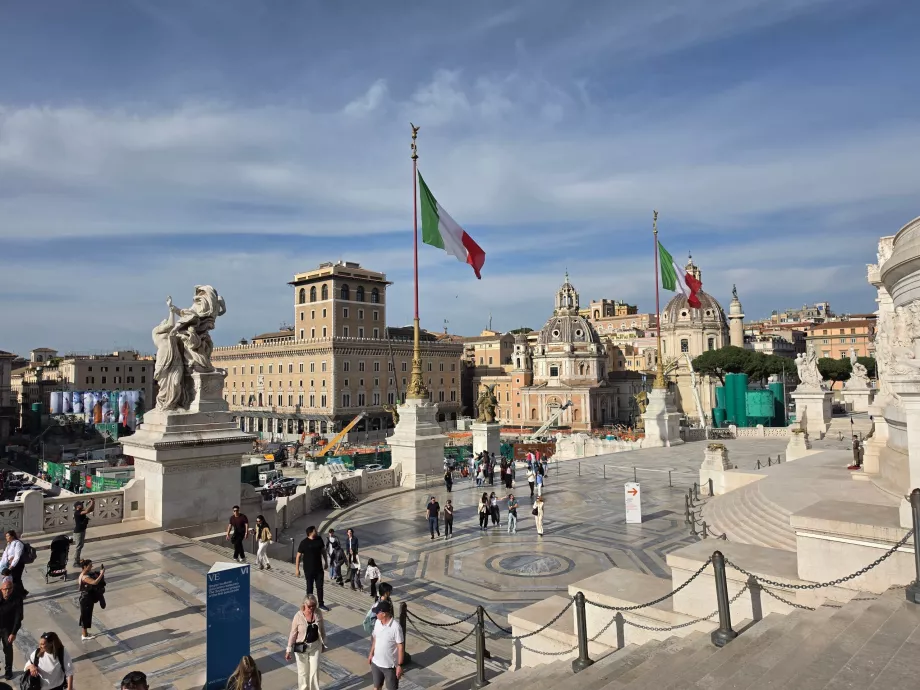 Altare della Patria, delvis gratis