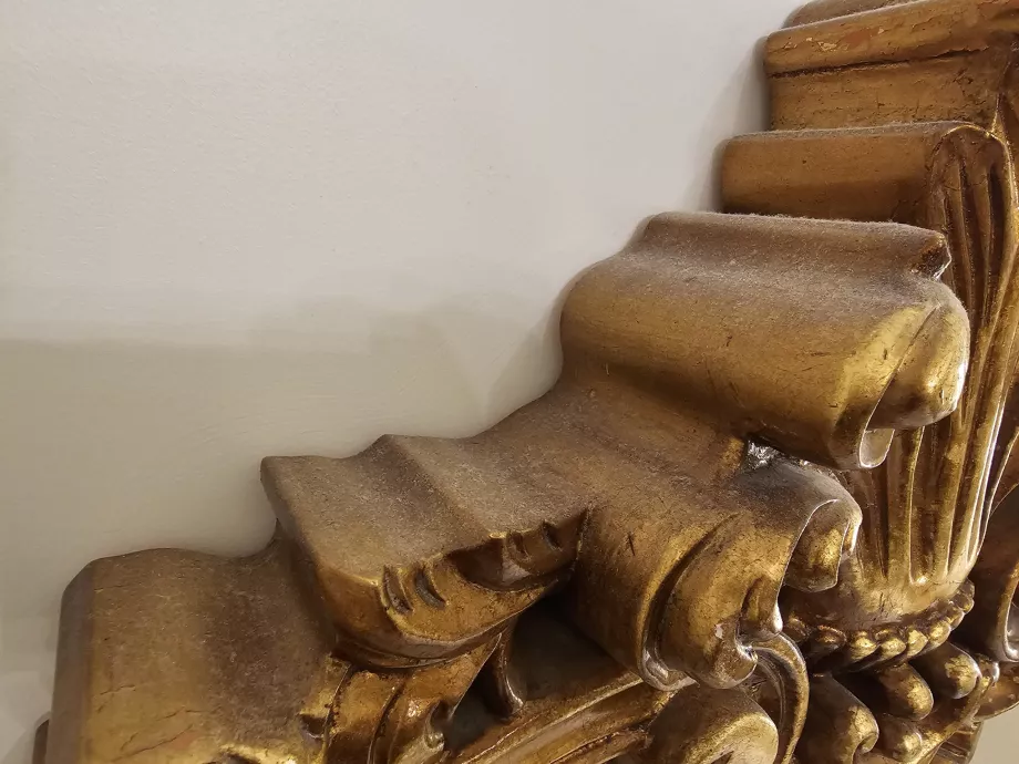 Støv på sengen på Plaza Hotel