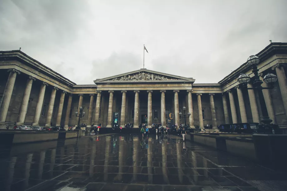 Hovedfasaden til British Museum