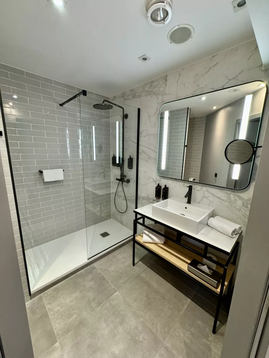 Baderom på Mercure Poznań Centrum Hotel