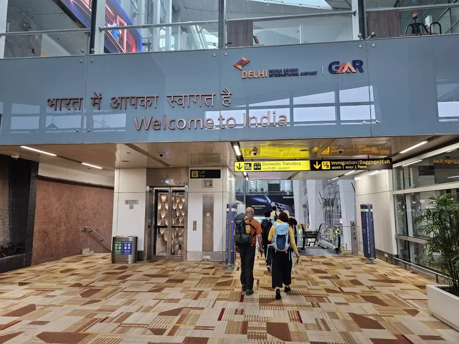 Utreise og transfer fra internasjonale til innenlandsflyvninger