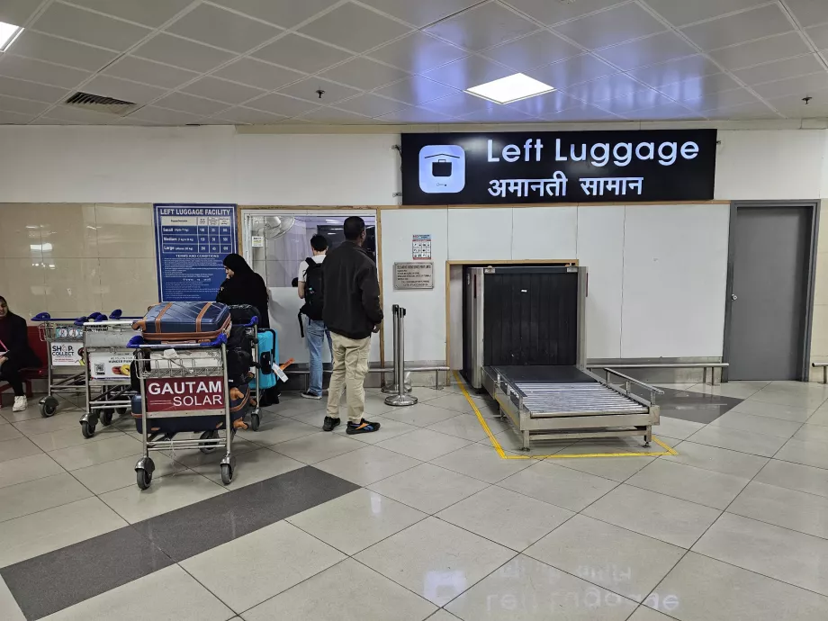 Bagasjeoppbevaring i bygningen over T-banestasjonen