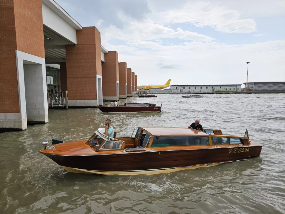 Bryggen på flyplassen