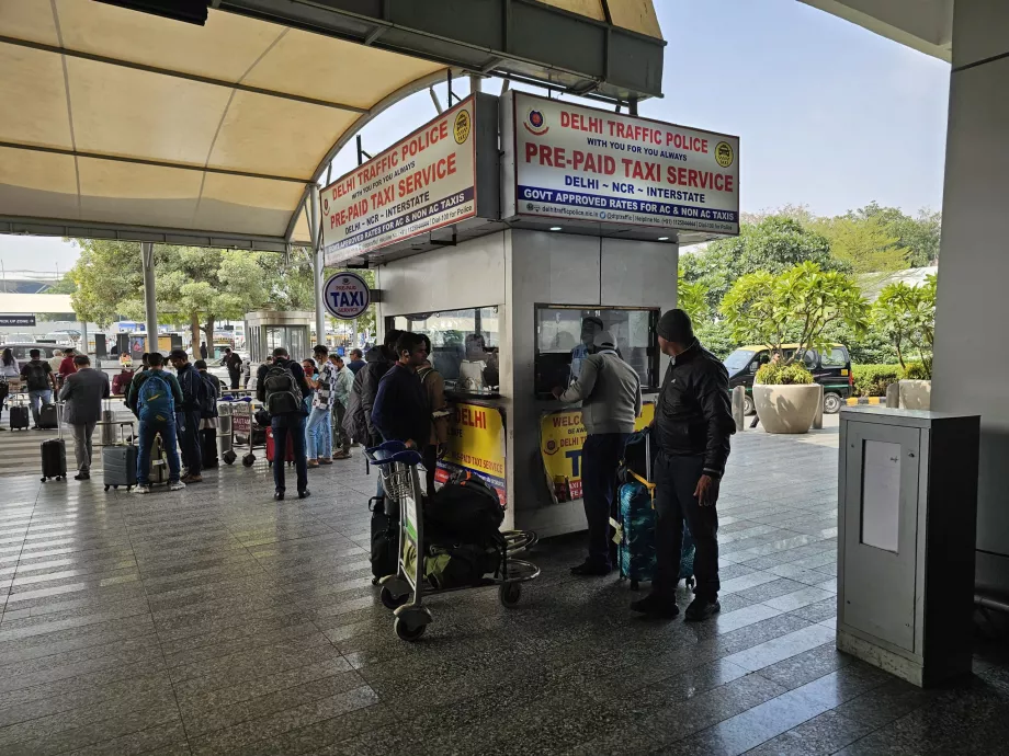 Forhåndsbetalt taxi, Terminal 2