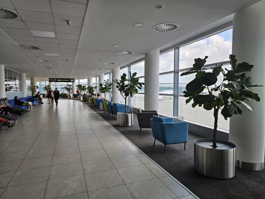 Komfortable seter, transittområdet i Terminal 1