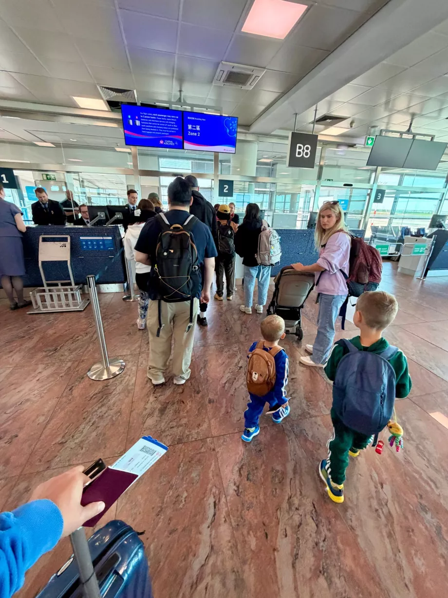 Ombordstigning på fly CI68