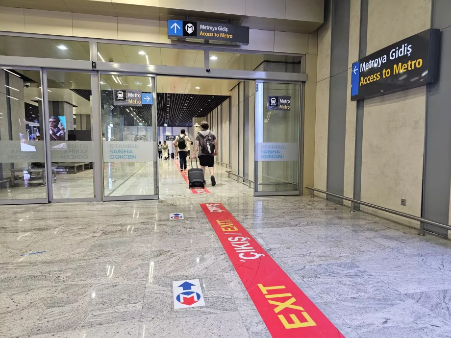 Inngang til metrostasjonen