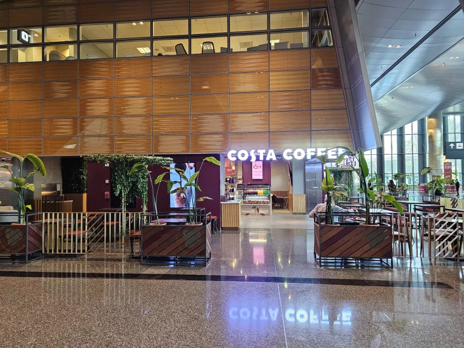 Costa Coffee, offentlig del av ankomsthallen